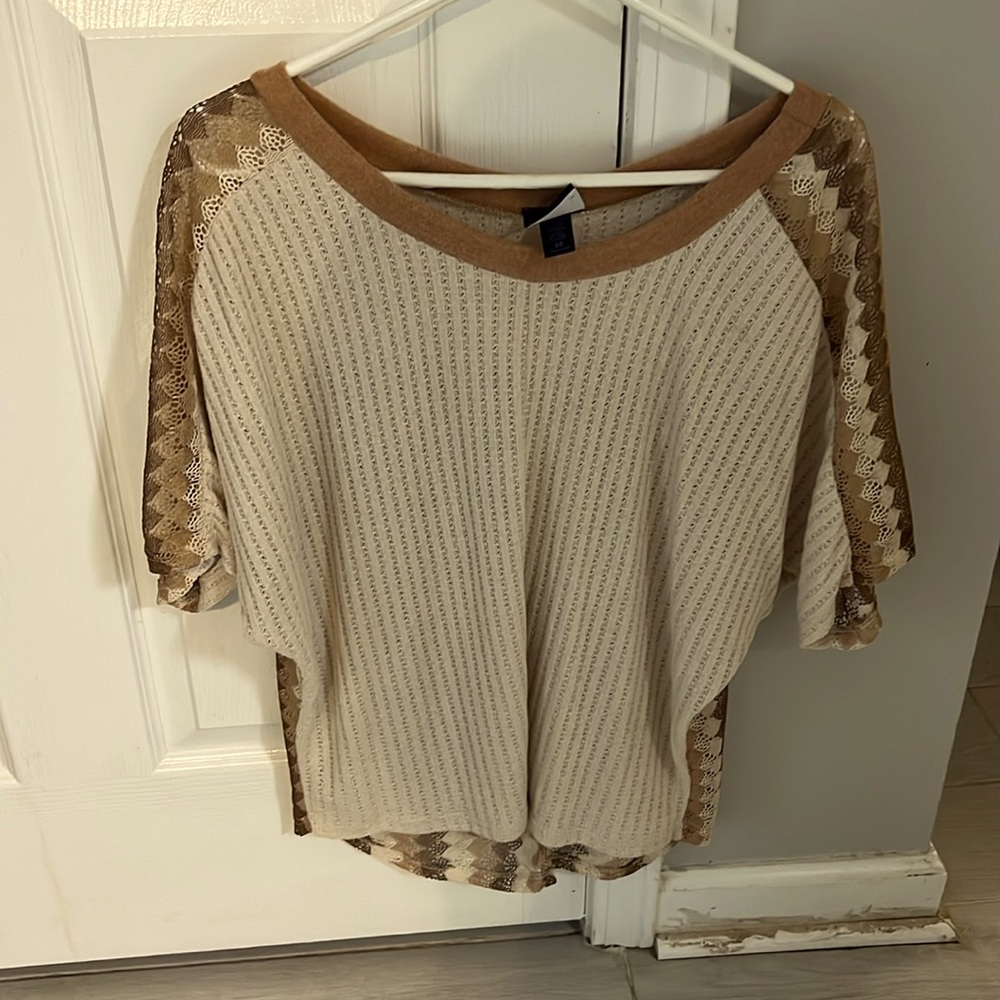 Buckle short sleeve shirt